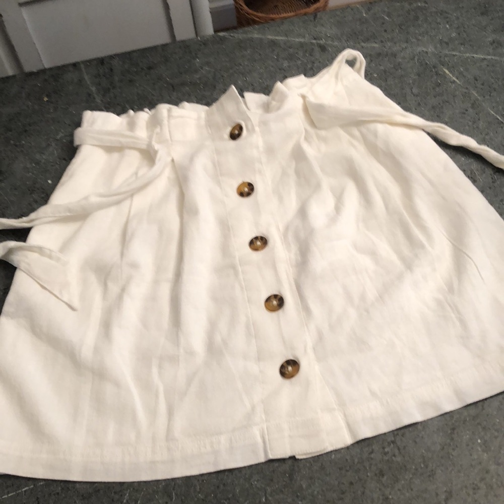 Hollister paper bag waist skirt with belt